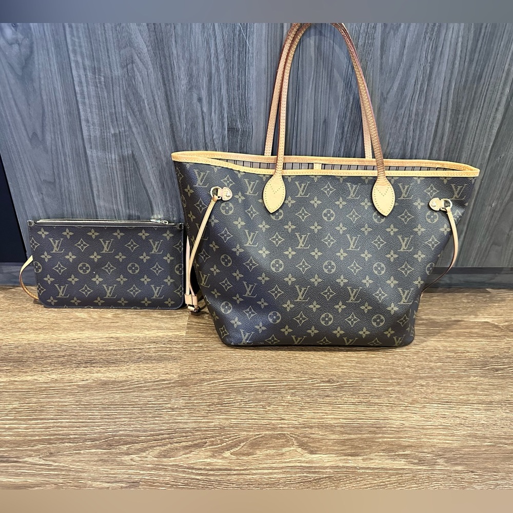 Louis Vuitton Neverfull MM Monogram